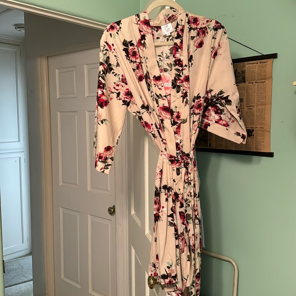 Brand new pink floral robe